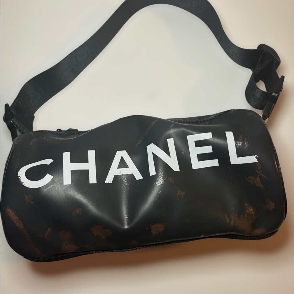 Vintage Chanel mini duffle bag - Picture 3 of 3